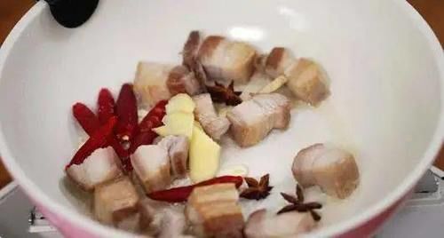  红烧肉|红烧肉不好吃？那是你不会烧，几十年的老一套，试试这样做！