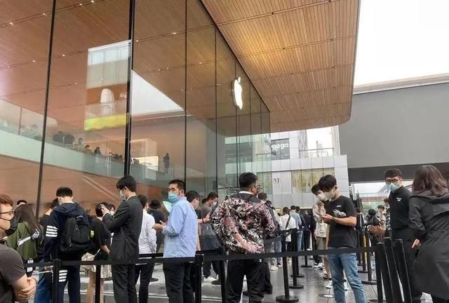 鸿蒙os|苹果剔除34家中企，央媒放出“提醒”，京东方成为榜样