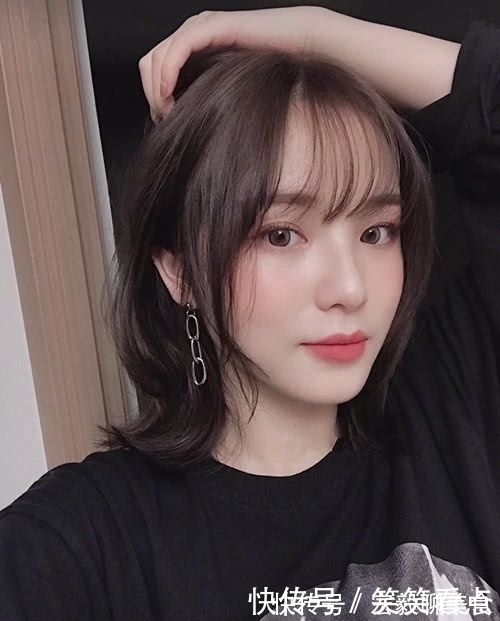 辛芷蕾 圆脸女生拒绝光明发型,几款减龄显瘦发型了解下,直男都眼前一亮