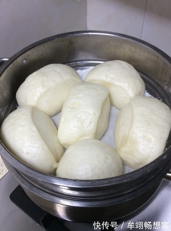 蒸馒头别只加酵母，多加这两味料，30分钟发满盆，暄软有嚼劲