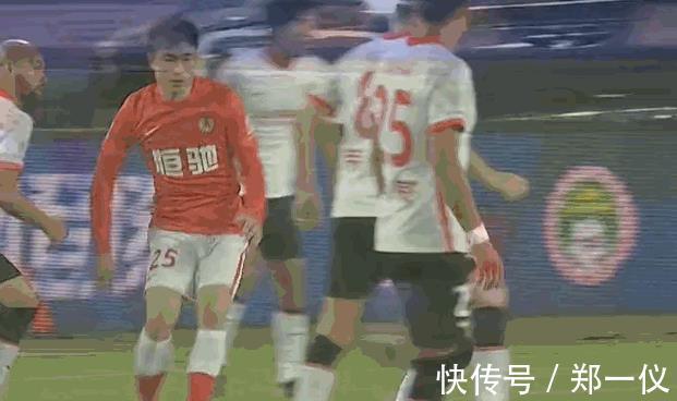 奥斯卡|破案了!邓涵文为啥愤怒地回了一肘,还要踢一脚,对手真不厚道啊