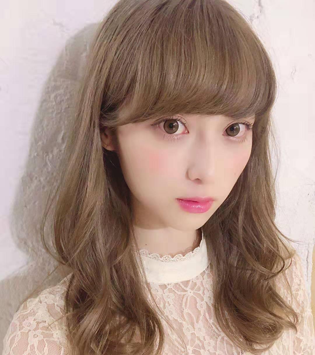 发色|35岁左右女人适合什么发型?三组时尚减龄的日系发型,简单显气质