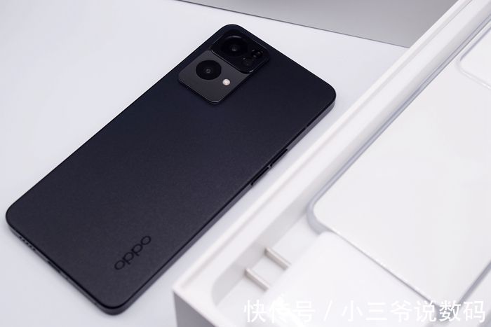 直屏手机|OPPO Reno7Pro：直屏手机颜值天花板