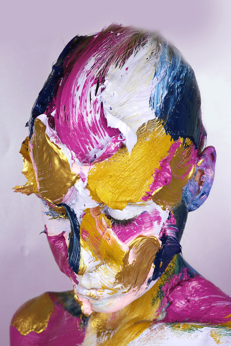 索菲·德里克@你见过在画布上画画的，可你见过在自己头上画油画的吗