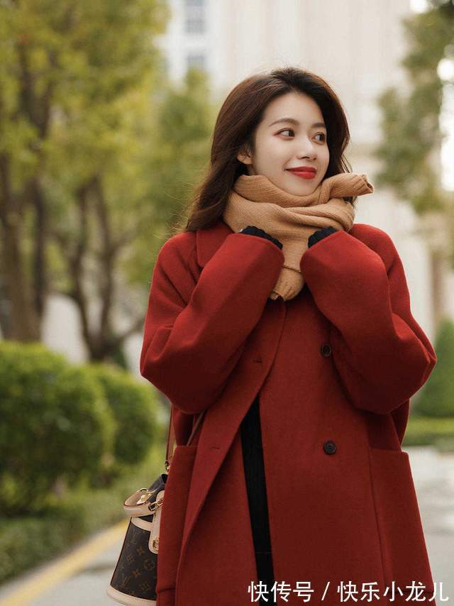 颜色 秋冬买衣服，除了黑白灰，这3个颜色也很流行，高级又时髦