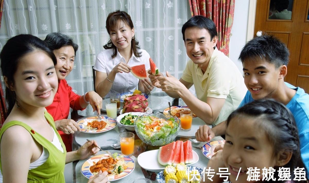 炸鸡|这些食物就是“天然催熟剂”,性早熟的孩子,60%都是栽到它们上