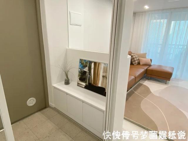 电视柜|90后夫妻坚持自律,新房住三年依旧一尘不染,装修风格引人学习