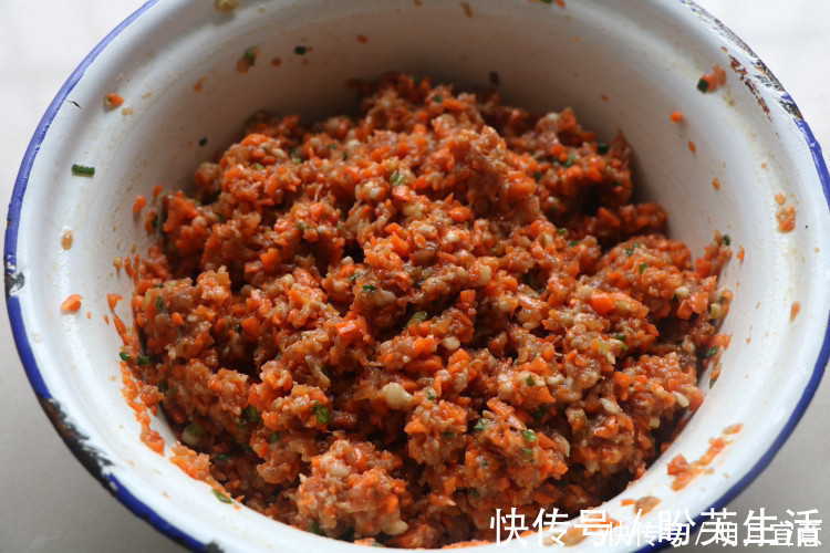 发面|馋死这饼了，又薄又软不发面，比韭菜饼好吃，男女老少都爱吃