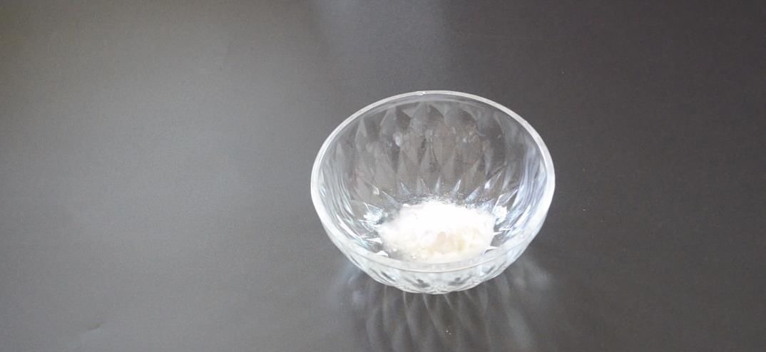 不管马桶多黄多脏, 只需倒一碗它进去, 马桶一冲立马变干净