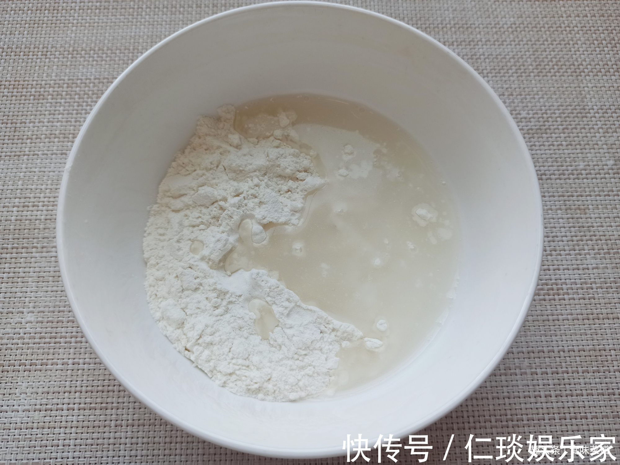 15年前最火的零食,小时最爱,不夸张地说我的蛀牙,全拜它所赐