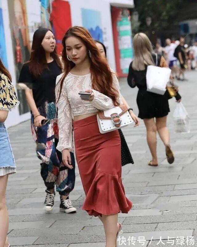 女性 身材圆润的女性,穿搭只需一招,便可以从根本上化解你的烦恼