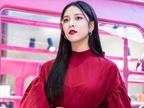 女生自以为好看的4种发型，其实都是“踩雷”款，直男大多都反感