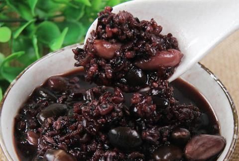 白发|每天坚持喝一碗,连续坚持一个月,白发变成乌黑秀发,身体更健康