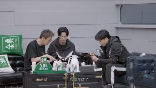 艺术家|《披荆斩棘的哥哥》林志炫口碑回暖,摔下台后的反应展现真正魅力