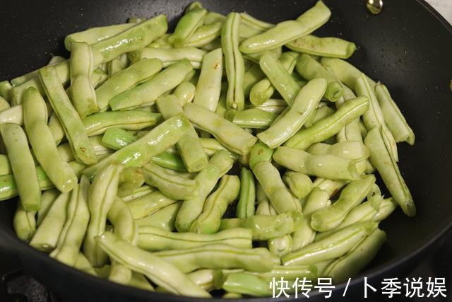 青柠食记|入秋这菜4元一斤,和猪肉一起焖,比饭店的还好吃,堪称下饭神器