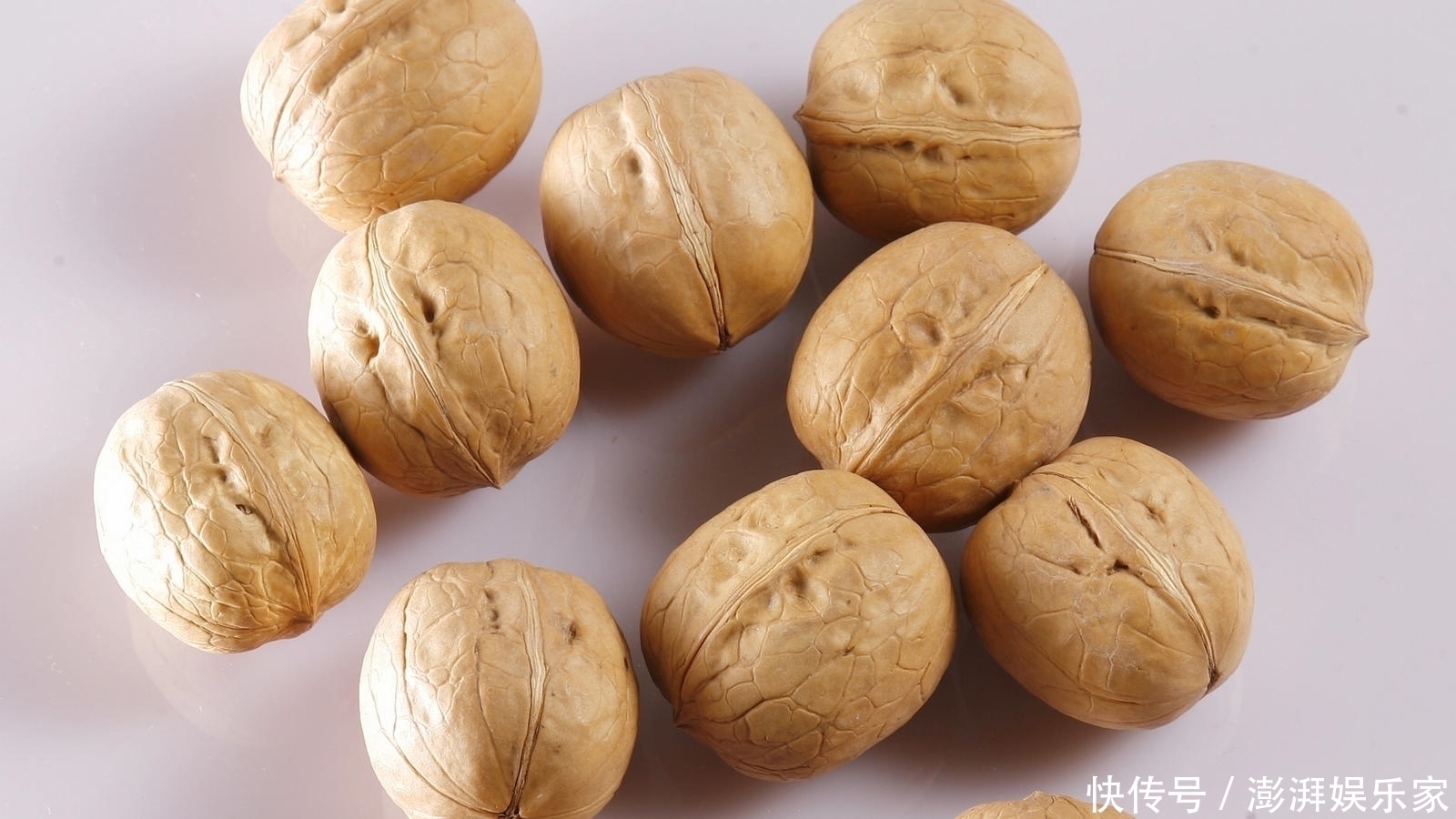 巧克力|4种常吃的食物热量很高,长期食用让减肥更困难,应该少吃