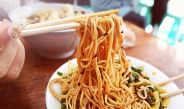 体重过百的朋友看过来,吃早餐不要碰这4种食物,卡路里比肉还高