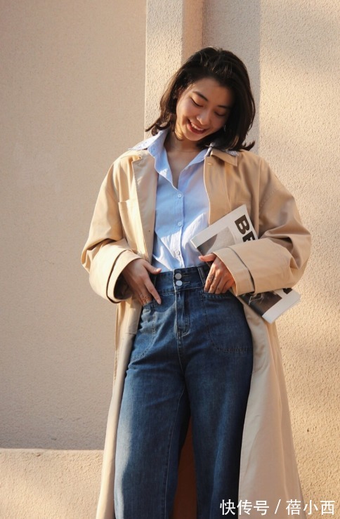 搭配 卡其色“风衣”才是永远的经典,2022年依然很火,这样穿太美了
