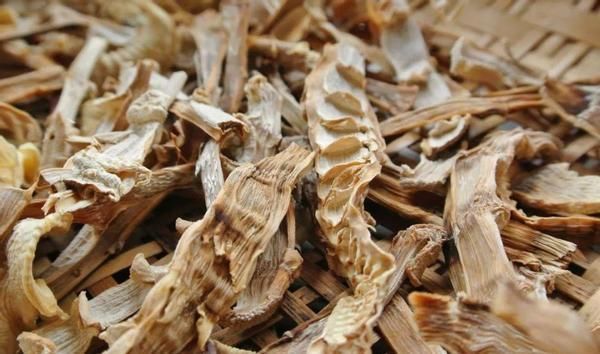 笋干正确泡发方法，饭店大厨都在用，水中加点它，笋干鲜美无异味