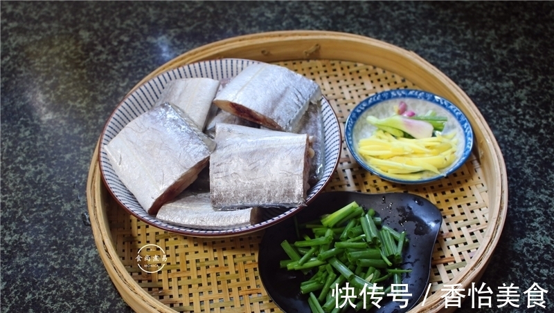教您一款好吃的带鱼,十五分钟出锅,香酥可口不粘锅,一点不腥