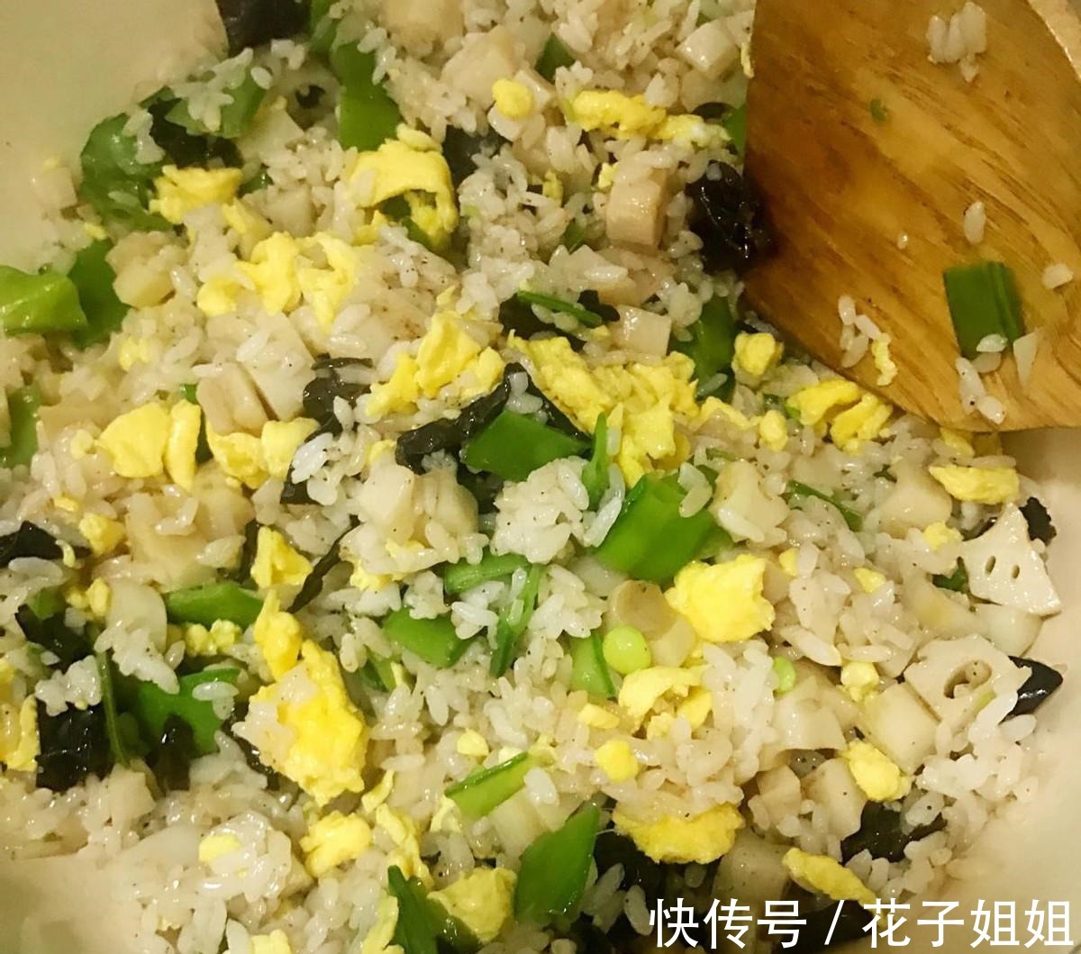 食材|好吃到流泪的别样蛋炒饭,食材丰富,好吃还好看!