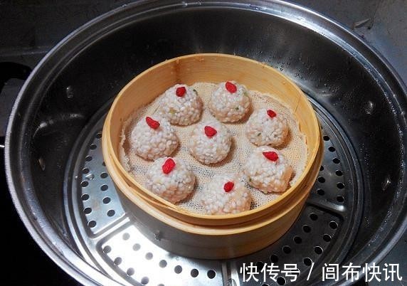 低脂|用鸡胸来做道低脂珍珠丸子，鲜香美味，肉质鲜嫩，端上桌抢着吃