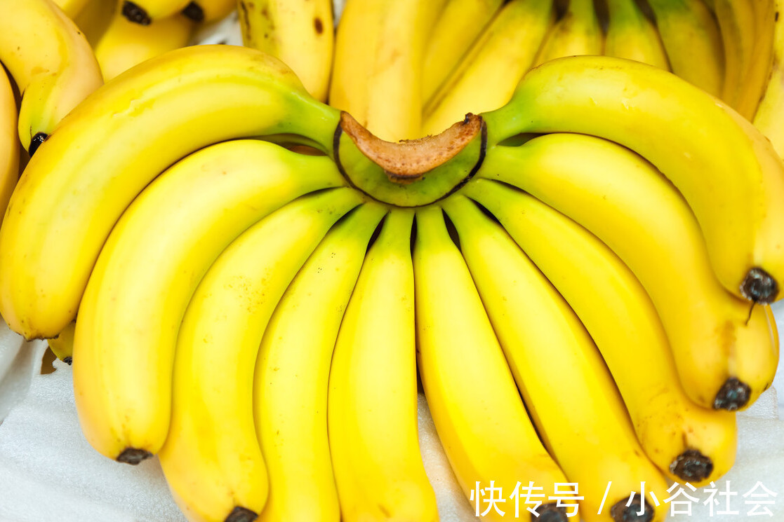 妙招|香蕉好吃却不容易保存教你一个妙招,放一周不腐烂不变黑
