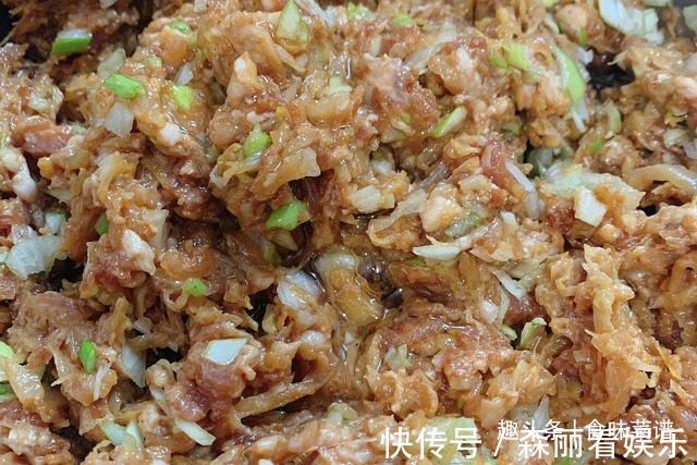 酸菜饺子好吃有诀窍，教你调馅的正确方法和用料，饺子不好吃才怪