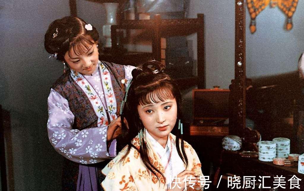 宝玉#红楼梦里，为何晴雯死了，林黛玉一点反应都没有？还满面含笑