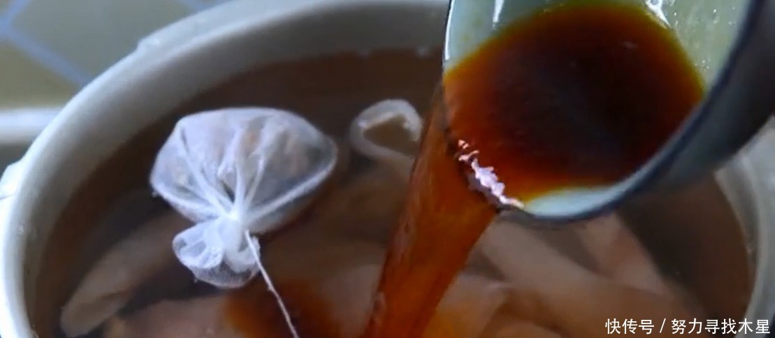 五香卤牛肉怎么做?比例和配方告诉你,牛肉红润油亮,酥烂鲜香!