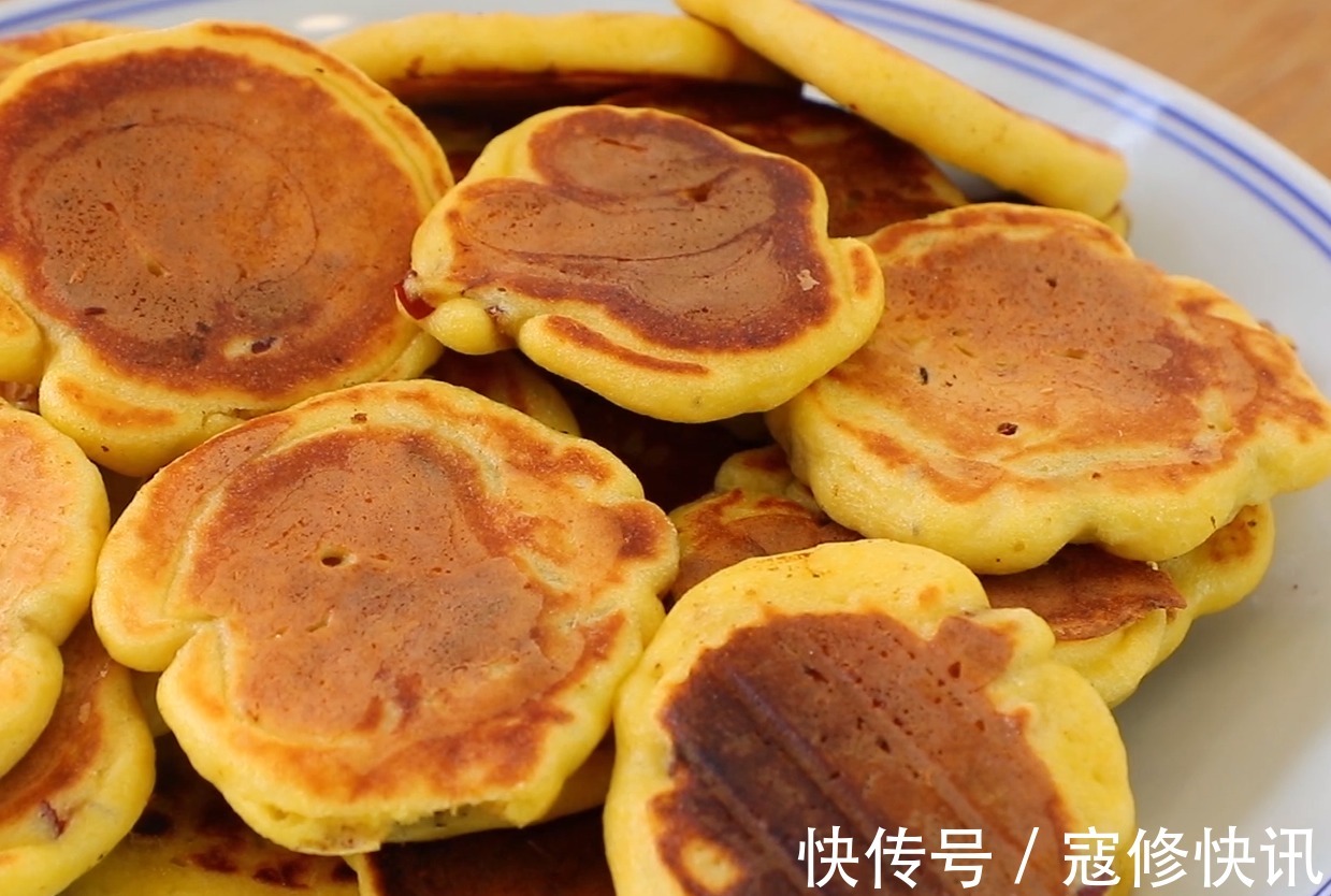 玉米面|玉米面最好吃的做法,全程手不沾面,筷子一搅就搞定,又香又软