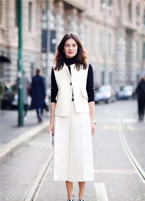 “腿粗腿短”的女生如何选裤型？一盖、二露、三拉长，一定要收藏