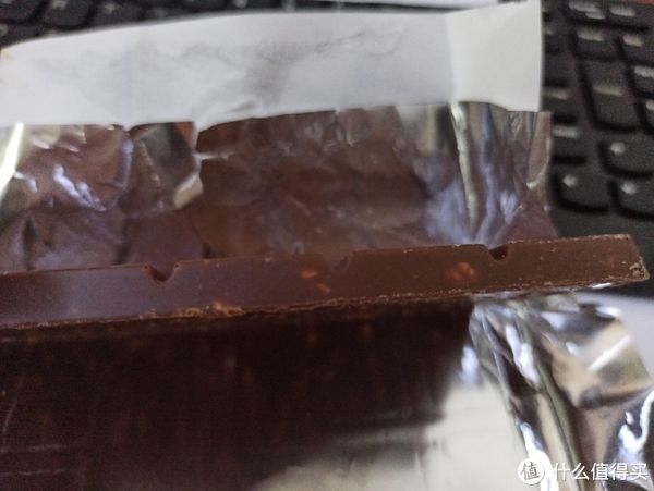 好吃的 篇二十七：来自俄罗斯的巧克力，爱莲巧榛子香草味牛奶巧克力试尝。