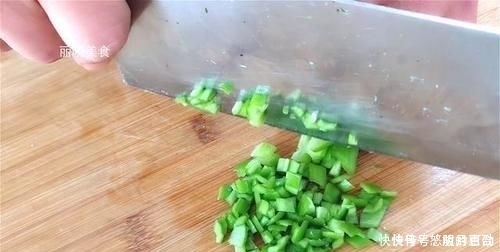 做法|吃了30年面食,只服这传统做法,简单好吃又解馋,给肉都不会换