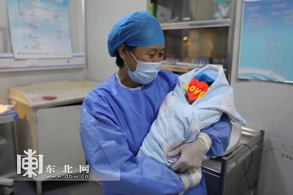 宝爸|你好，2022！哈尔滨市红十字中心医院迎来多名“元旦宝宝”（附带娃“秘籍”）