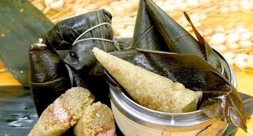 煮粽子可不能只加清水多加这2样东西,粽子更香甜软糯,特好吃