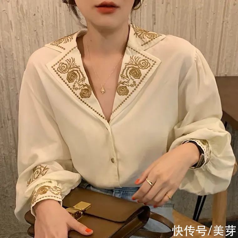 大衣里面穿什么？这4款绝美内搭，让你时髦一整个冬天