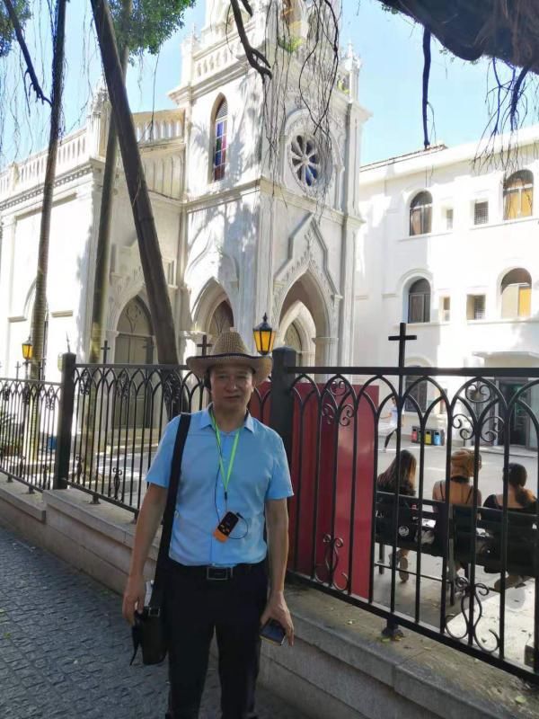 寓言|福建闪小说作家吴宏鹏长篇小说《苦苦落落》面世