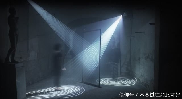 光线 光的速度那么快，为什么人体被光线击穿却毫无感觉？