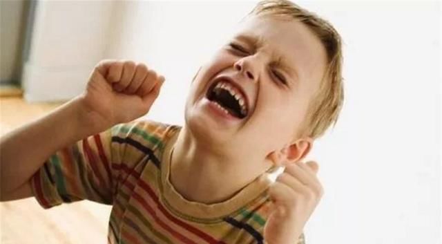 王妈妈|宝妈偷拿儿子零花钱，儿子的留言让她羞愧不已：再也不拿了