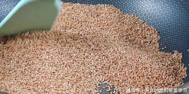 芝麻酱怎么做,做法真简单,只需1斤白芝麻,做啥都好吃!