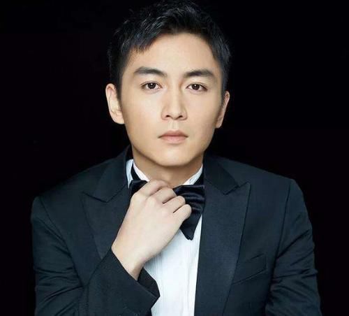 “最火”藝人排名大換血：楊紫僅第6，王炸姐弟齊進前三，榜首不可撼動！