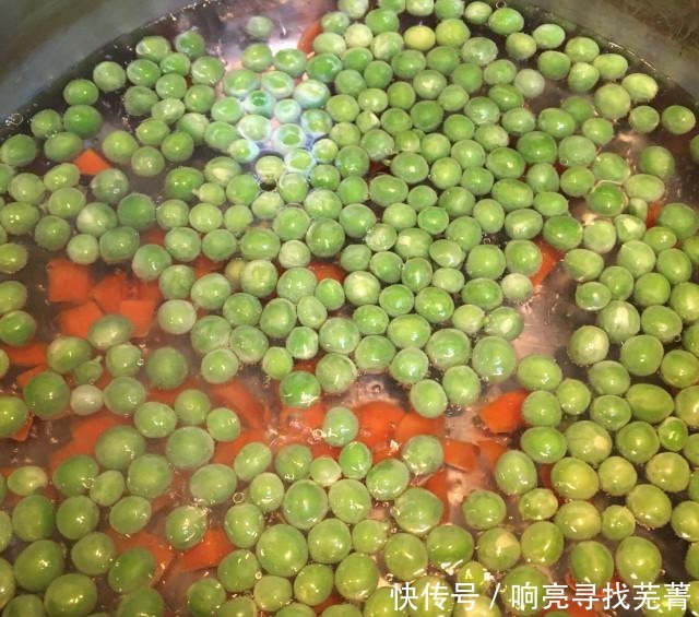 豌豆粒炒虾仁，快手美味小炒，色香味俱全，营养又美味