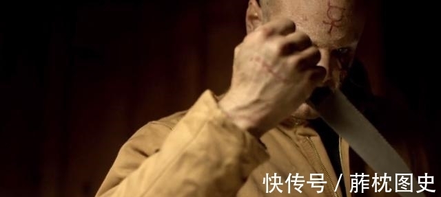 时尚杂志|外国真人秀复刻恐怖片!教你在丧尸吸血鬼杀人狂手下逃生