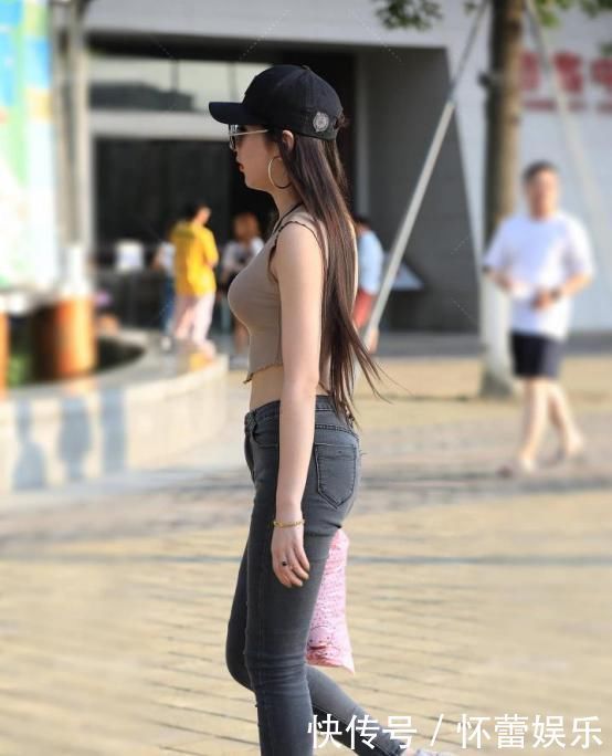 时尚文艺范美女小姐姐,干练性感帅气,身姿曲线优美