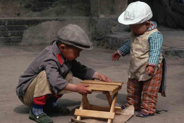 孩子|爸爸姓“唐”,给双胞胎女儿取名时加母姓,网友直呼:意境有了