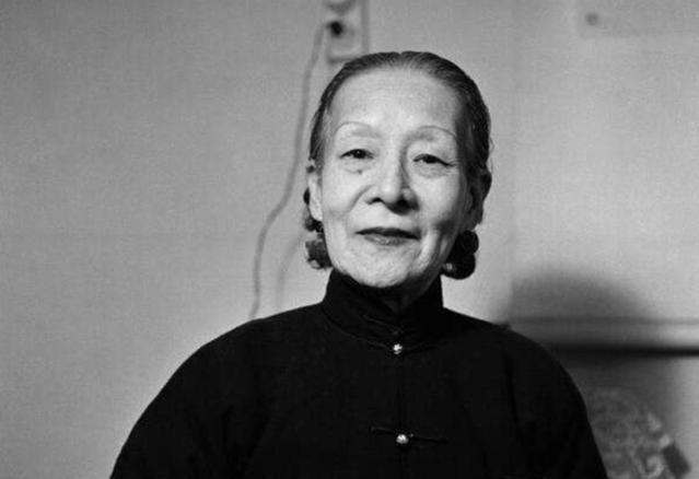 美女|晚清最美女官，曾给慈禧跳舞，晚年风姿依旧，活了84岁！