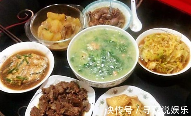 保姆见主家每天倒掉剩菜可惜，请求打包剩菜回家吃，主人拒绝