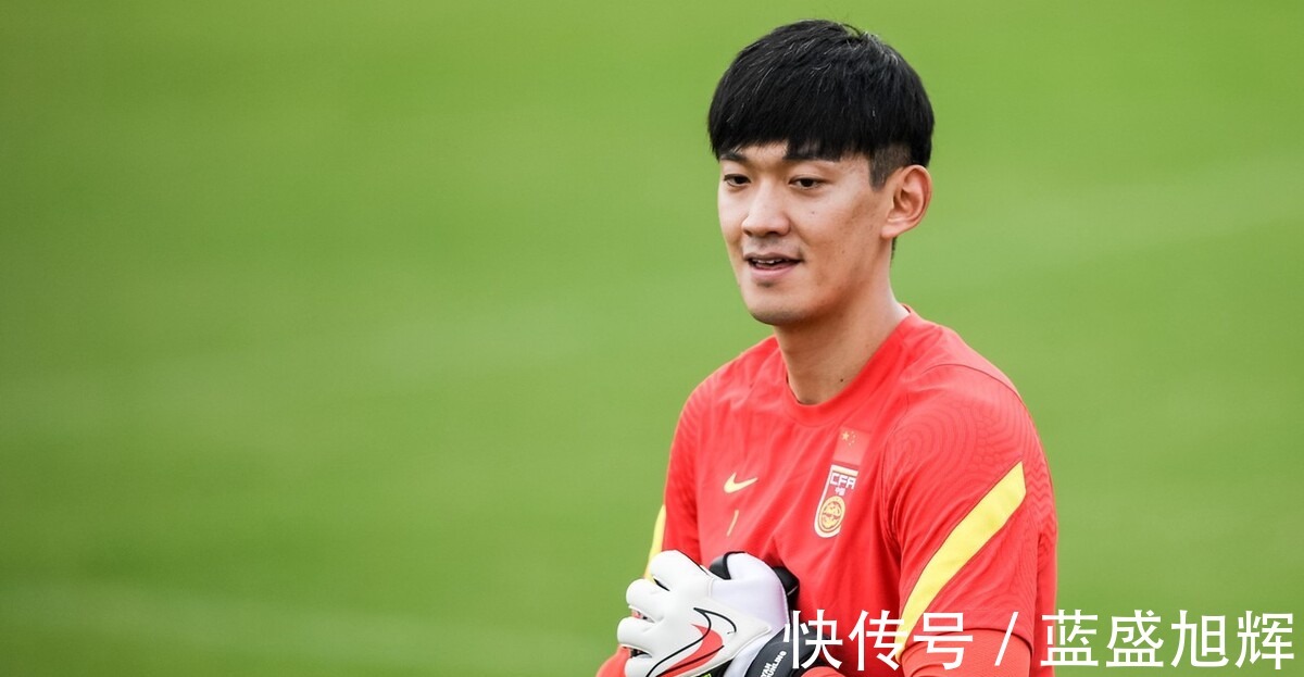 |凌晨两点!中国国足传出消息球员又有“搞笑”表态,连自己都骗!