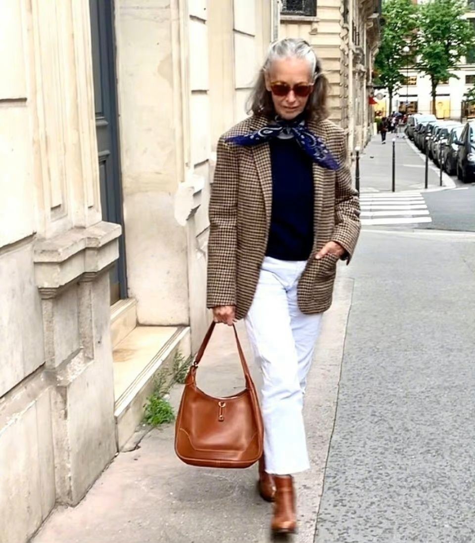 精致 冬季精致女人,离不开这种配饰,这样搭配每一种造型都经典